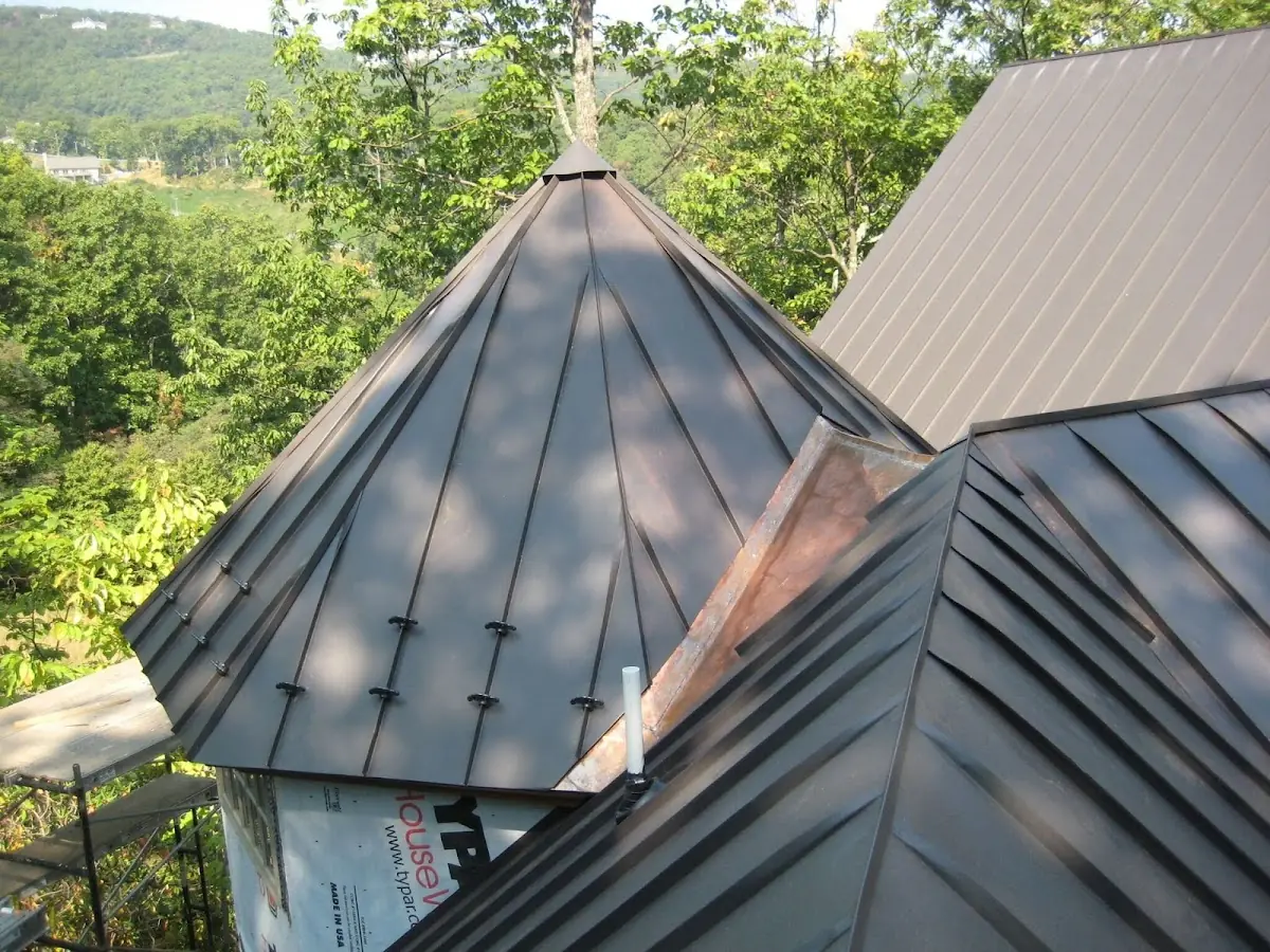 Professional Roof Tarp Installation by Craftsman Roofing in Hawaiian Gardens